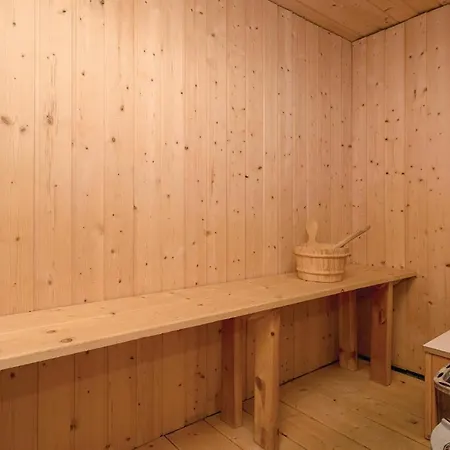 Casa vacanze Five-bedroom Holiday In Hadsund