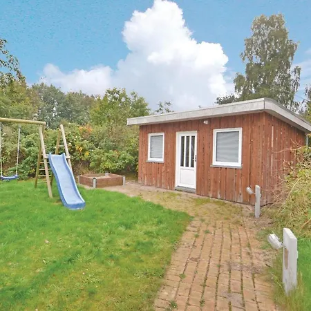 Casa vacanze Five-bedroom Holiday In Hadsund