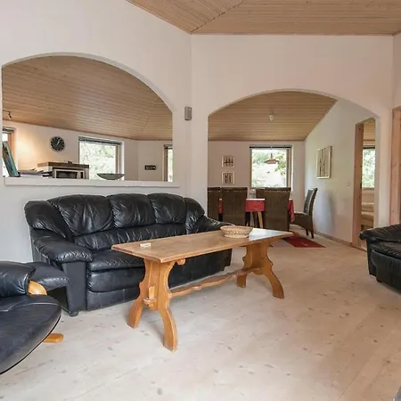 Casa vacanze Five-bedroom Holiday In *